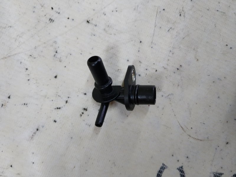 Флянец насоса вакуумного Audi Q8 3.0 DCBD Флянец насоса вакуумного Audi Q8 3.0 DCBD