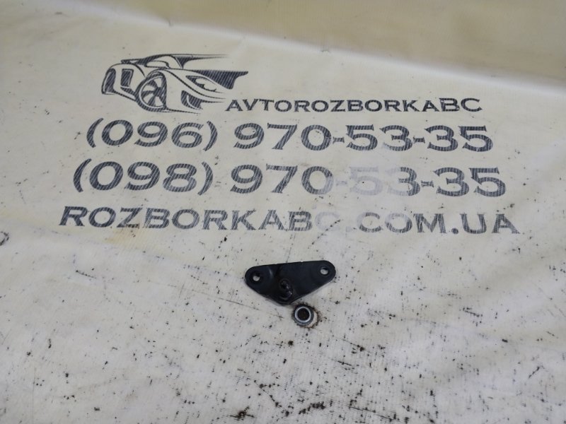 Кронштейн амортизатора кришки багажника правый Audi Q8 2019 3.0 DCBD 4M8 827 604 Б/У