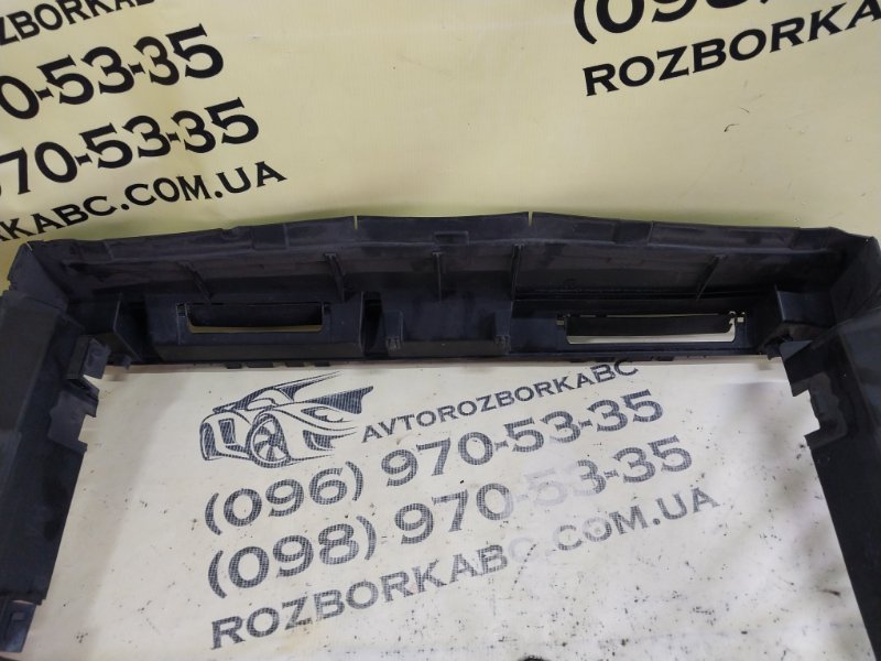 Дефлектор радиатора GLB 2020 X247 D260920(D19) Дефлектор радиатора GLB 2020 X247 D260920(D19)