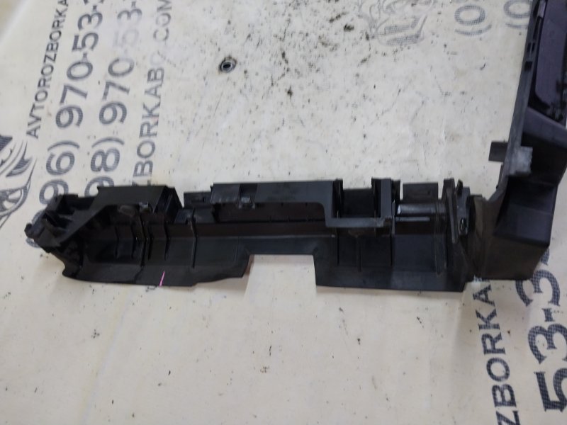 Дефлектор радиатора GLB 2020 X247 D260920(D19) Дефлектор радиатора GLB 2020 X247 D260920(D19)