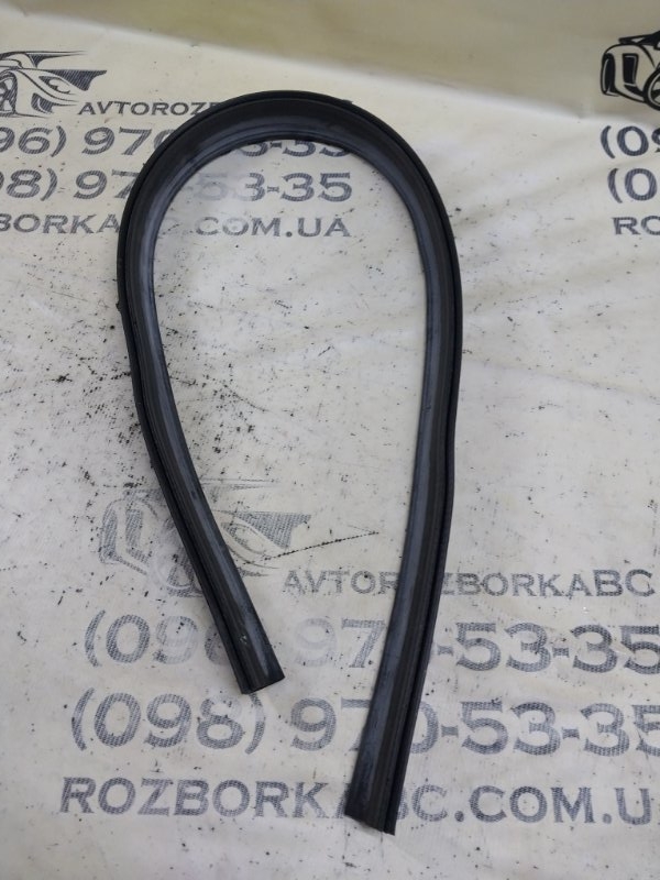 Уплотнитель капота Mercedes-Benz GLB X247 D260920(D19) Уплотнитель капота Mercedes-Benz GLB X247 D260920(D19)