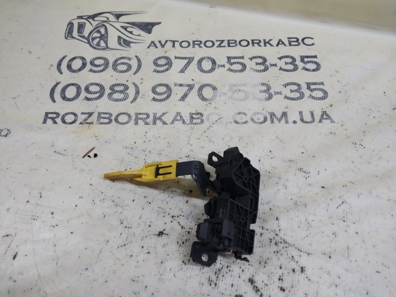 Запчасть замок капота Mercedes-Benz GLB 2020 X247 D260920(D19) A2478800060 Б/У Замок капота Mercedes-Benz GLB 2020 X247 D260920(D19) A2478800060 Б/У