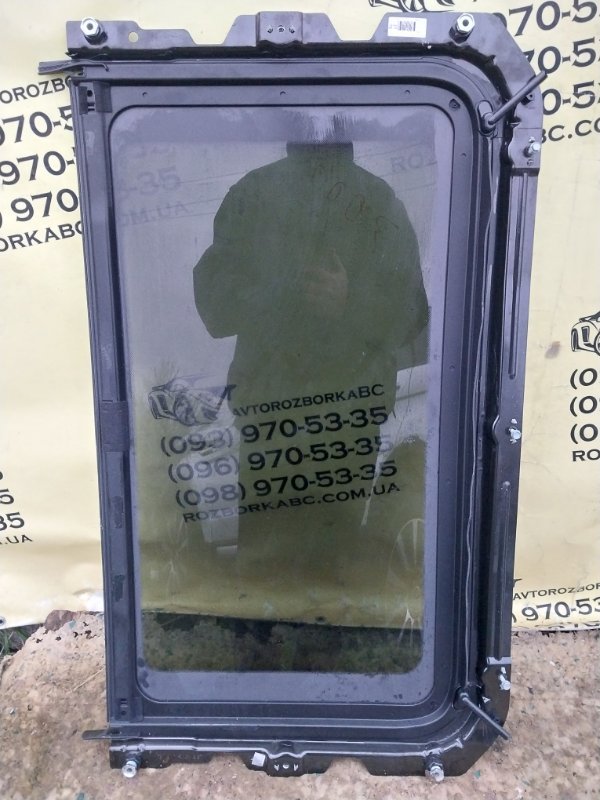 Стекло панорамной крыши заднее X3 2016 F25 2.0 Стекло панорамной крыши заднее X3 2016 F25 2.0