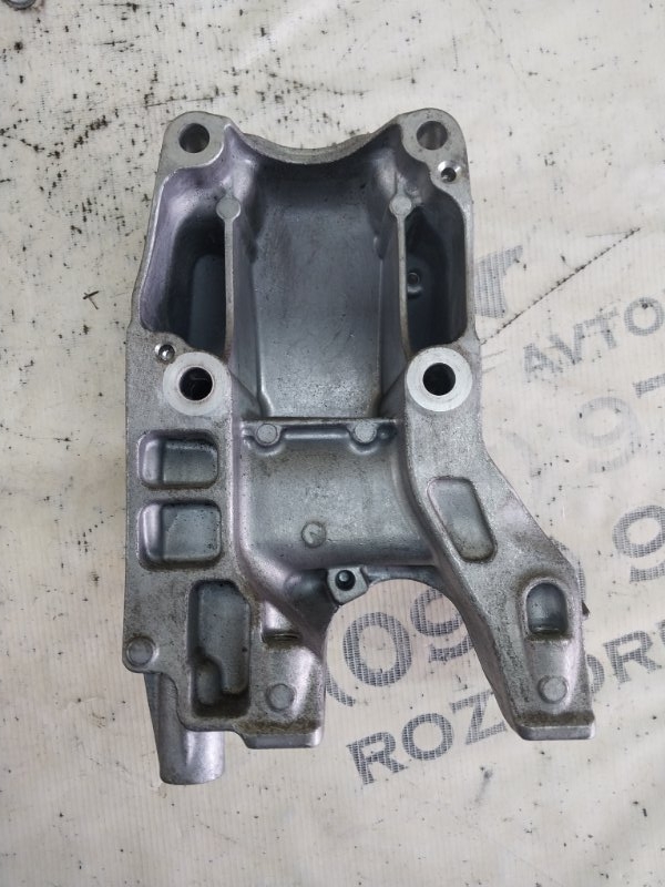 Кронштейн двигателя GLB 2020 X247 D260920(D19) Кронштейн двигателя GLB 2020 X247 D260920(D19)