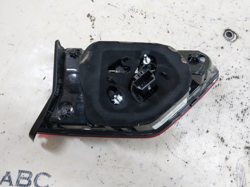 Фонарь внутренний задний правый Volkswagen Tiguan Tiguan 2 2.0 DTEA Фонарь внутренний задний правый Volkswagen Tiguan Tiguan 2 2.0 DTEA