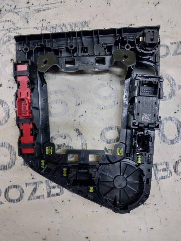 Накладка на кулису Volkswagen Tiguan Tiguan 2 2.0 DTEA Накладка на кулису Volkswagen Tiguan Tiguan 2 2.0 DTEA