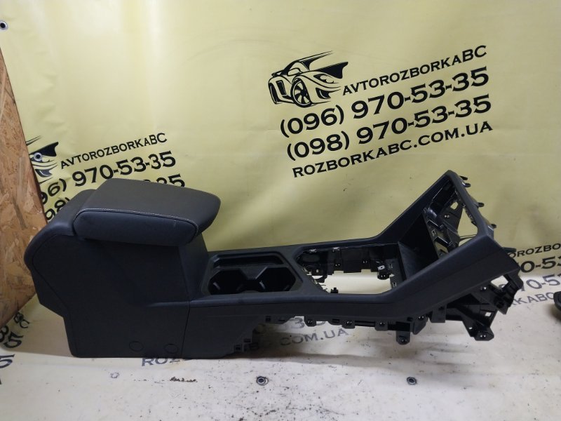 Запчасть центральна консоль с подлокотником Volkswagen Tiguan 2022 Tiguan 2 2.0 DTEA 5NN863241G Б/У Центральна консоль с подлокотником Volkswagen Tiguan 2022 Tiguan 2 2.0 DTEA 5NN863241G Б/У