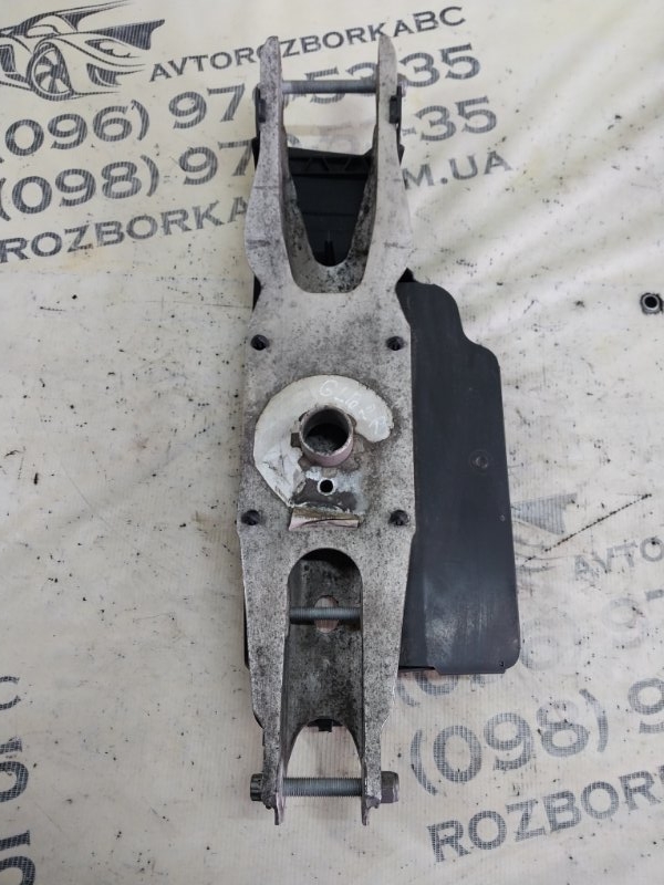 Рычаг подвески нижний задний правый GLB 2020 X247 D260920(D19) Рычаг подвески нижний задний правый GLB 2020 X247 D260920(D19)