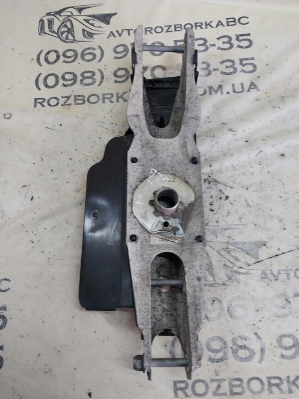 Рычаг подвески нижний задний левый GLB 2020 X247 D260920(D19) Рычаг подвески нижний задний левый GLB 2020 X247 D260920(D19)