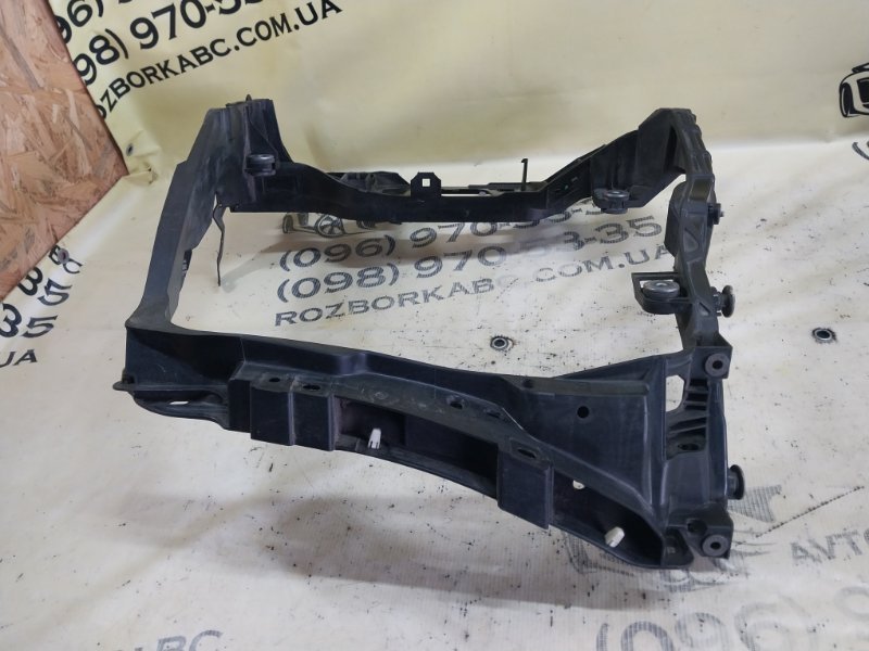 Кронштейни крепление радиатора левые Porsche Macan 95B CTMA Кронштейни крепление радиатора левые Porsche Macan 95B CTMA