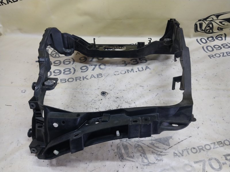 Кронштейни крепление радиатора правые Macan 2015 95B CTMA Кронштейни крепление радиатора правые Macan 2015 95B CTMA