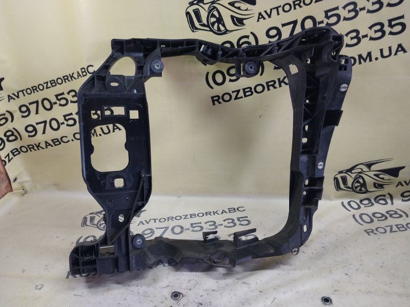 Кронштейни крепление радиатора правые Macan 2015 95B CTMA Кронштейни крепление радиатора правые Macan 2015 95B CTMA