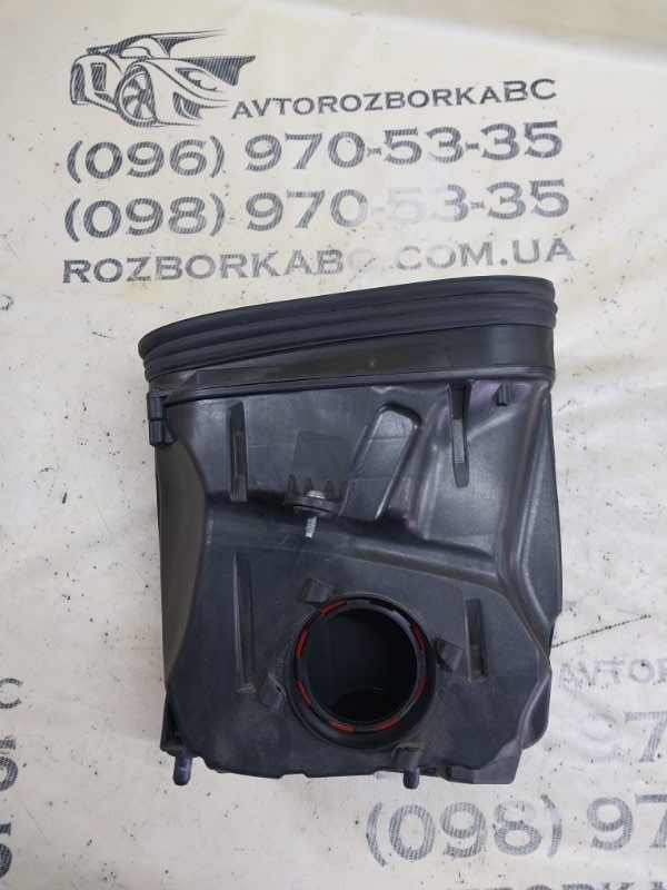 Запчасть корпус воздушного фильтра левый Porsche Macan 2015 95B CTMA 95B128607B Б/У Корпус воздушного фильтра левый Porsche Macan 2015 95B CTMA 95B128607B Б/У