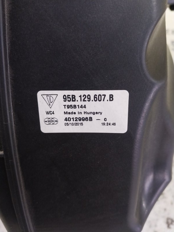 Корпус воздушного фильтра правый Macan 2015 95B CTMA Корпус воздушного фильтра правый Macan 2015 95B CTMA