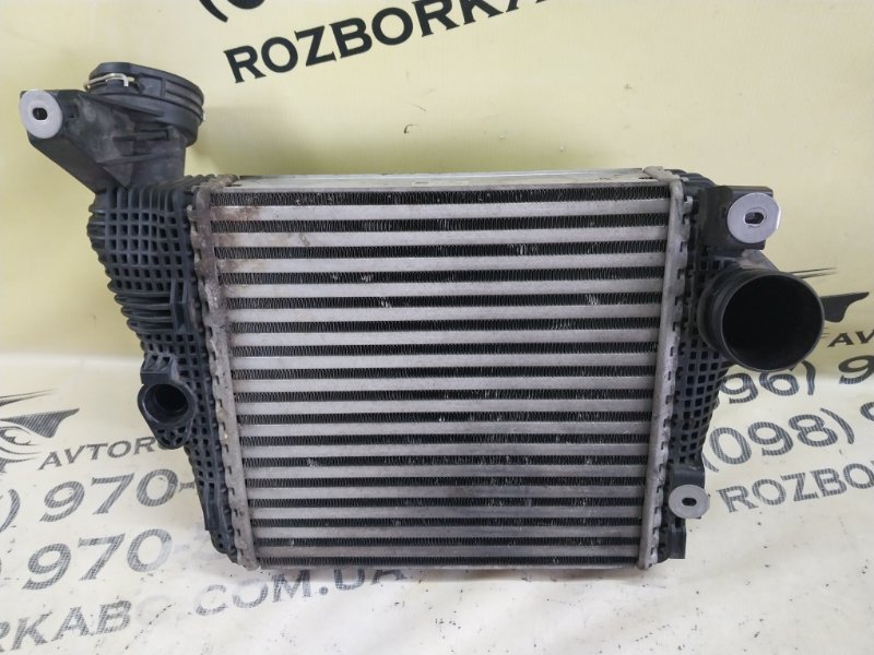 Радиатор интеркуллера левый Macan 2015 95B CTMA Радиатор интеркуллера левый Macan 2015 95B CTMA