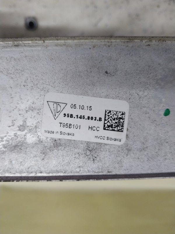 Радиатор интеркуллера левый Porsche Macan 95B CTMA Радиатор интеркуллера левый Porsche Macan 95B CTMA