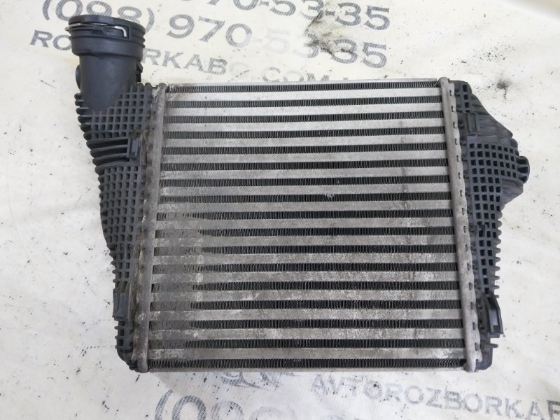 Радиатор интеркуллера правый Macan 2015 95B CTMA Радиатор интеркуллера правый Macan 2015 95B CTMA