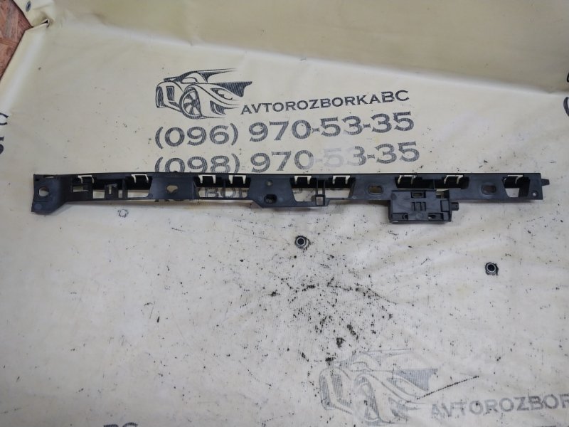 Кронштейн порога задний левый Macan 2015 95B CTMA Кронштейн порога задний левый Macan 2015 95B CTMA