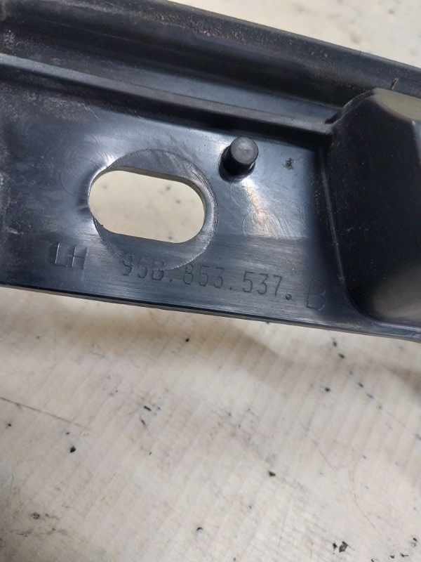 Кронштейн порога задний левый Porsche Macan 95B CTMA Кронштейн порога задний левый Porsche Macan 95B CTMA