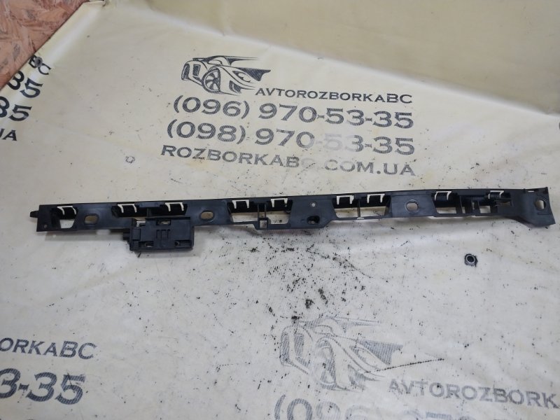 Кронштейн порога задний правый Macan 2015 95B CTMA Кронштейн порога задний правый Macan 2015 95B CTMA