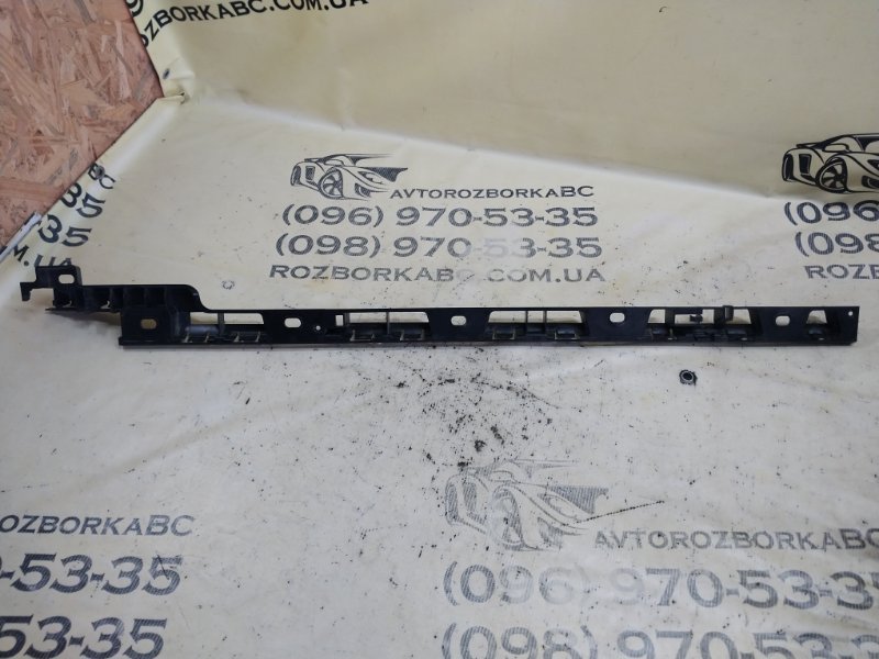 Запчасть кронштейн порога передний левый Porsche Macan 2015 95B CTMA 95B 853 557 A Б/У Кронштейн порога передний левый Porsche Macan 2015 95B CTMA 95B 853 557 A Б/У