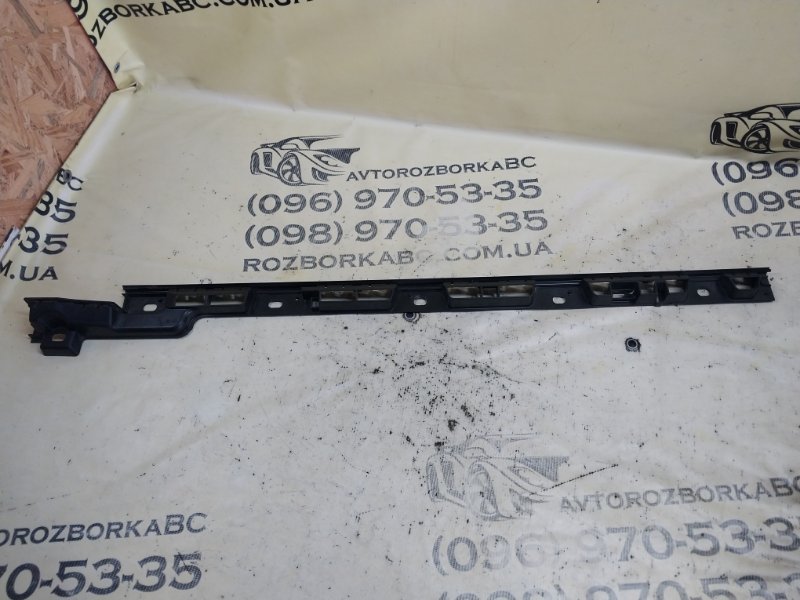 Кронштейн порога передний левый Macan 2015 95B CTMA Кронштейн порога передний левый Macan 2015 95B CTMA