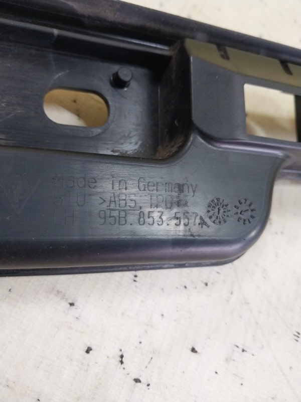 Кронштейн порога передний левый Porsche Macan 95B CTMA Кронштейн порога передний левый Porsche Macan 95B CTMA