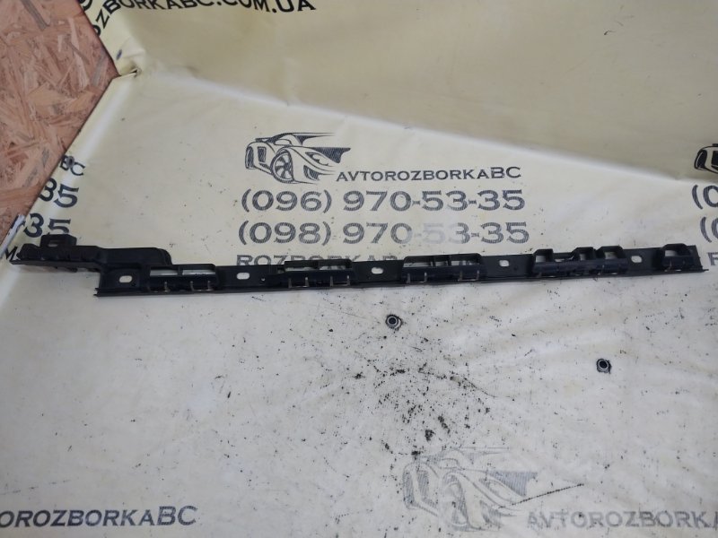 Кронштейн порога передний правый Macan 2015 95B CTMA Кронштейн порога передний правый Macan 2015 95B CTMA