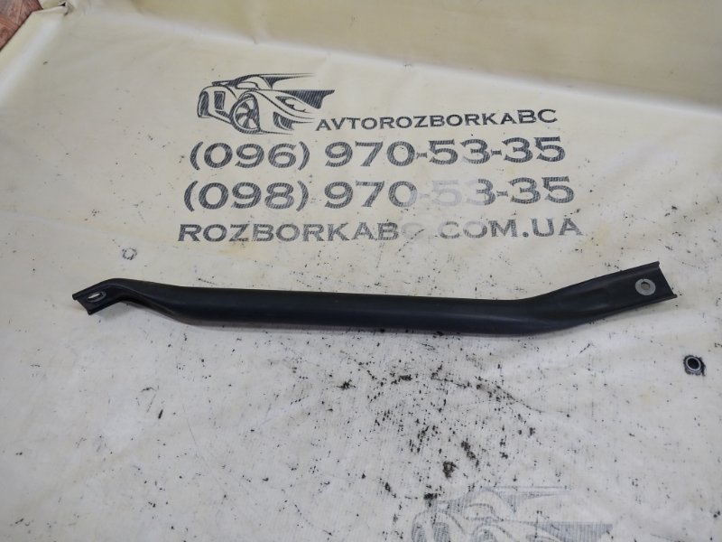 Запчасть распорка передних стаканов левая Porsche Macan 2015 95B CTMA 8R0 805 619 Б/У Распорка передних стаканов левая Porsche Macan 2015 95B CTMA 8R0 805 619 Б/У