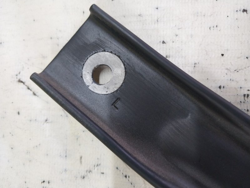 Распорка передних стаканов левая Porsche Macan 95B CTMA Распорка передних стаканов левая Porsche Macan 95B CTMA