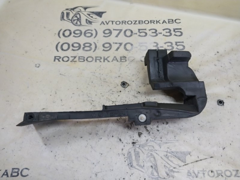 Уплотнитель жабо левый Macan 2015 95B CTMA Уплотнитель жабо левый Macan 2015 95B CTMA