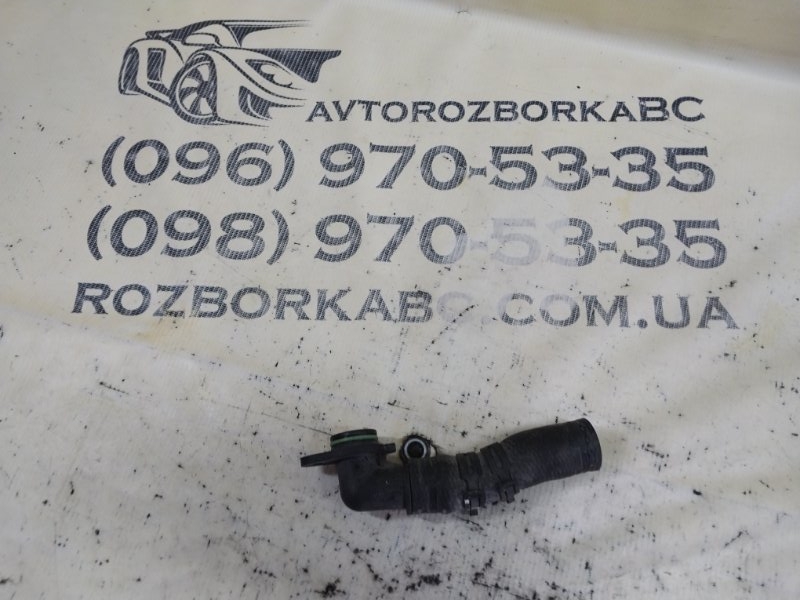 Запчасть трубка интеркуллера Porsche Macan 2015 95B CTMA 95B145977 Б/У Трубка интеркуллера Porsche Macan 2015 95B CTMA 95B145977 Б/У