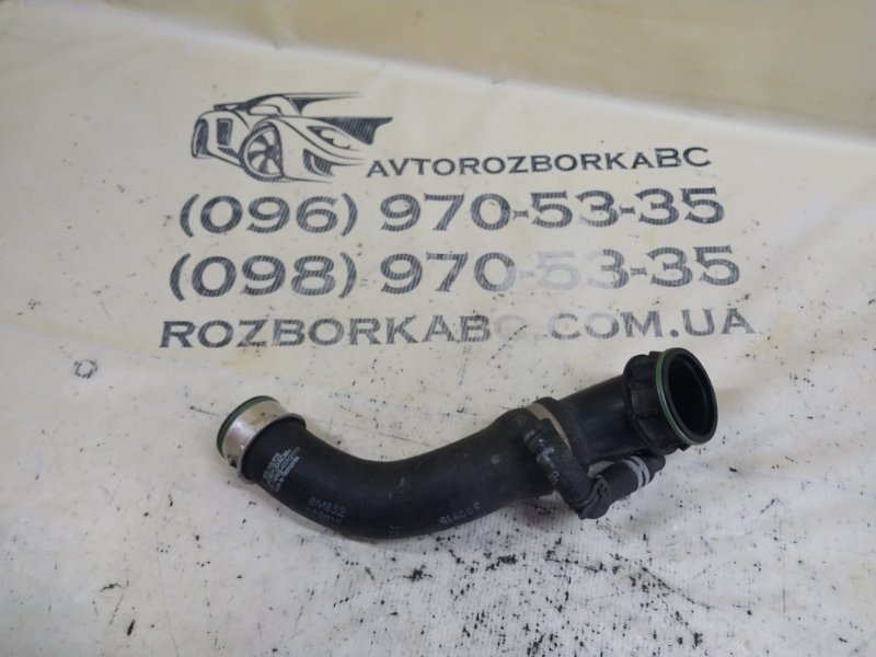 Запчасть патрубок интеркулера Porsche Macan 2015 95B CTMA 95B145833 Б/У Патрубок интеркулера Porsche Macan 2015 95B CTMA 95B145833 Б/У