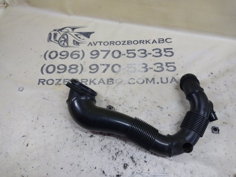 Запчасть патрубок воздушного фильтра правый Porsche Macan 2015 95B CTMA 95B129532A Б/У Патрубок воздушного фильтра правый Porsche Macan 2015 95B CTMA 95B129532A Б/У