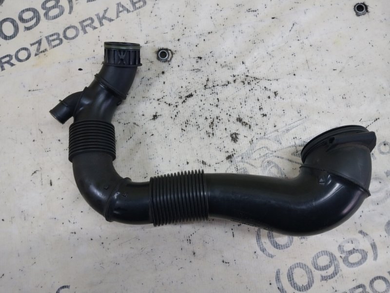 Патрубок воздушного фильтра правый Porsche Macan 95B CTMA Патрубок воздушного фильтра правый Porsche Macan 95B CTMA