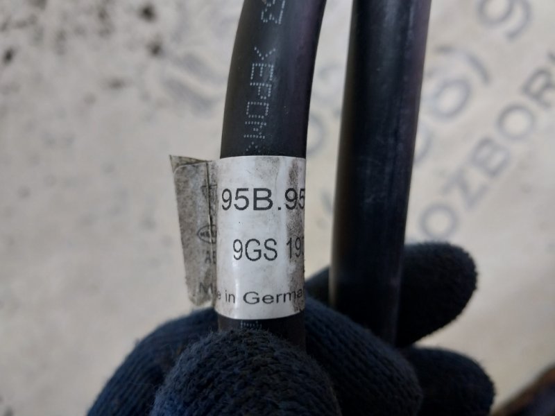 Трубка омывателя фар Macan 2015 95B CTMA Трубка омывателя фар Macan 2015 95B CTMA