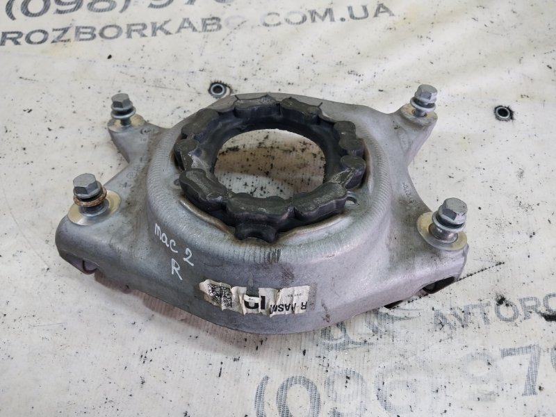 Кронштейн амортизатора передний правый Macan 2015 95B CTMA Кронштейн амортизатора передний правый Macan 2015 95B CTMA