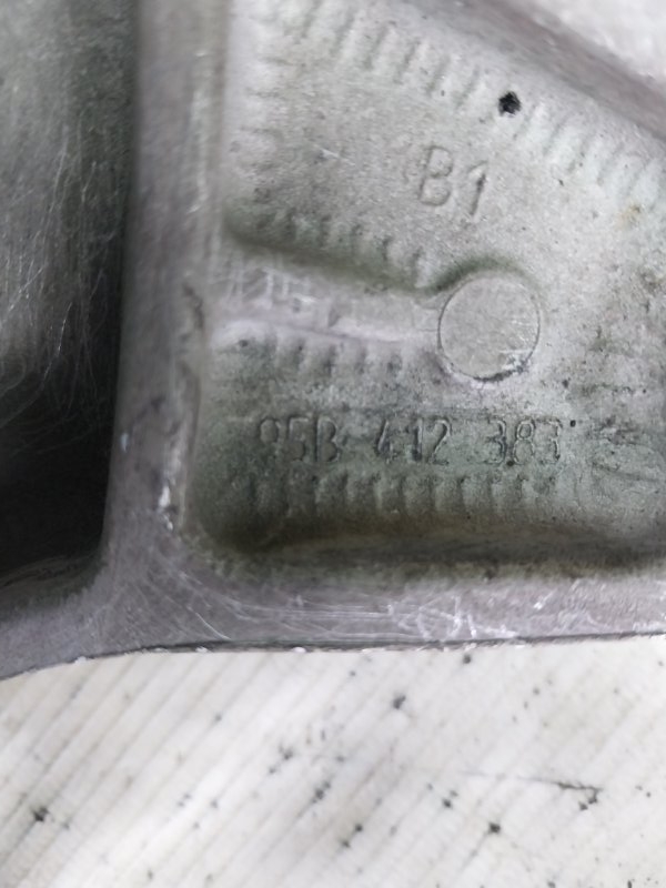 Кронштейн амортизатора передний левый Macan 2015 95B CTMA Кронштейн амортизатора передний левый Macan 2015 95B CTMA