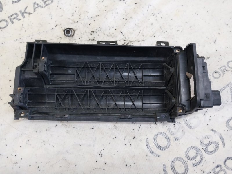 Жалюзи радиатора правые Ioniq Hybrid 2019 1.6 DOHC - GDI Жалюзи радиатора правые Ioniq Hybrid 2019 1.6 DOHC - GDI