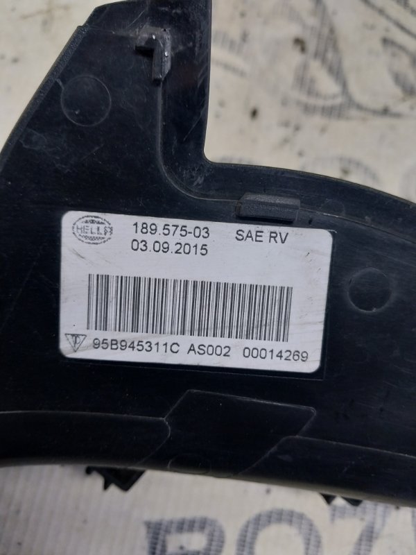 Накладка стоп-сигнала левая Macan 2015 95B CTMA Накладка стоп-сигнала левая Macan 2015 95B CTMA