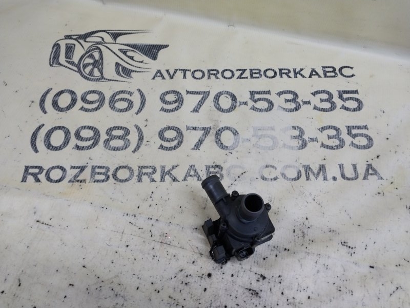 Запчасть дополнительная помпа Porsche Macan 2015 95B CTMA 06H121601M Б/У Дополнительная помпа Porsche Macan 2015 95B CTMA 06H121601M Б/У