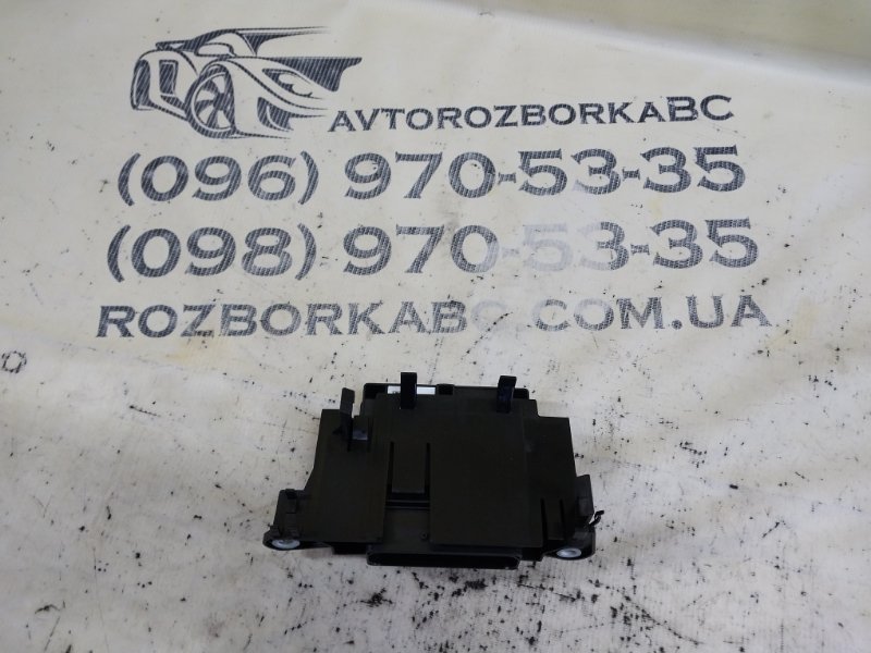 Запчасть блок управления стояночным тормозом Porsche Macan 2015 95B CTMA 95B907801C Б/У Блок управления стояночным тормозом Porsche Macan 2015 95B CTMA 95B907801C Б/У