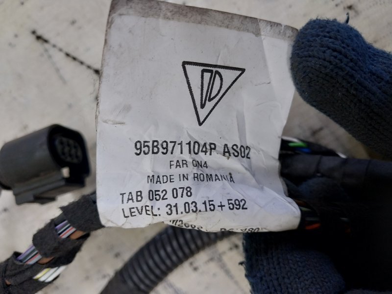 Проводка бампера задняя Macan 2015 95B CTMA Проводка бампера задняя Macan 2015 95B CTMA