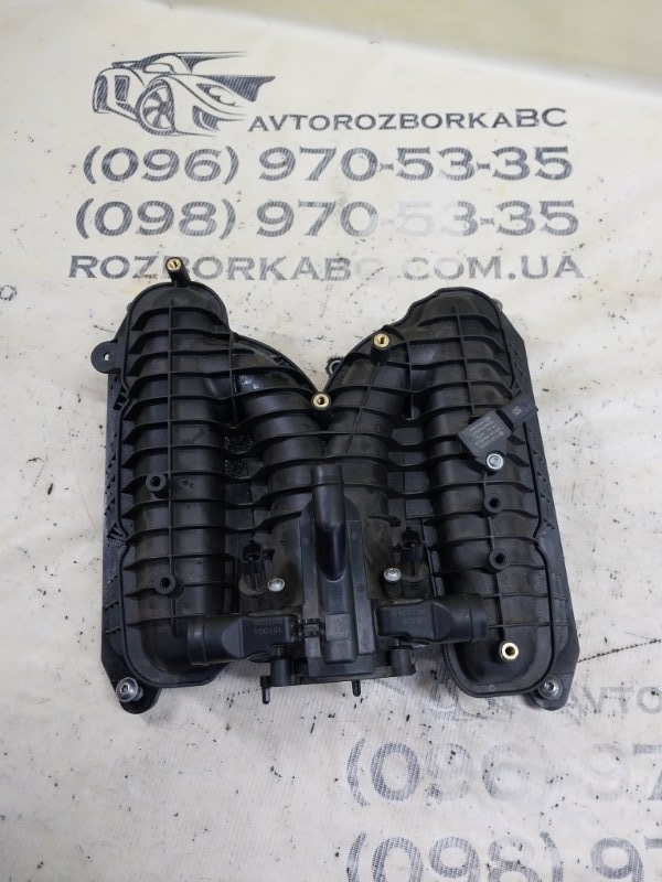 Запчасть колектор впускной Porsche Macan 2015 95B CTMA 94611001664 Б/У Колектор впускной Porsche Macan 2015 95B CTMA 94611001664 Б/У