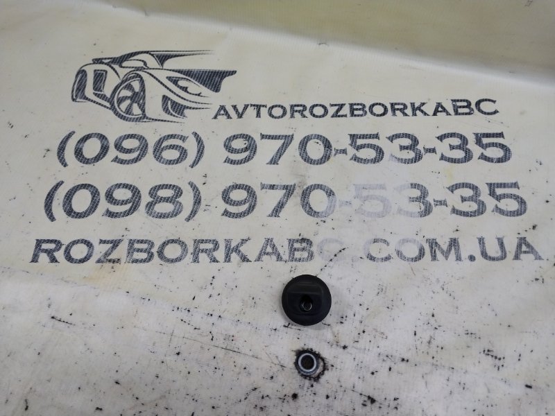 Запчасть направляющий клин правый Porsche Macan 2015 95B CTMA 95B 829 734 Б/У Направляющий клин правый Porsche Macan 2015 95B CTMA 95B 829 734 Б/У