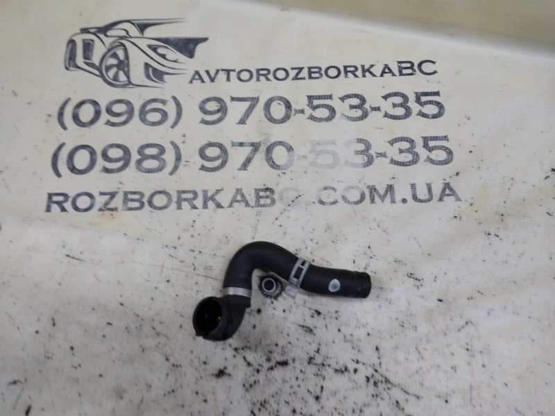 Запчасть патрубок системы охлаждения Porsche Macan 2015 95B CTMA 95B819334 Б/У Патрубок системы охлаждения Porsche Macan 2015 95B CTMA 95B819334 Б/У