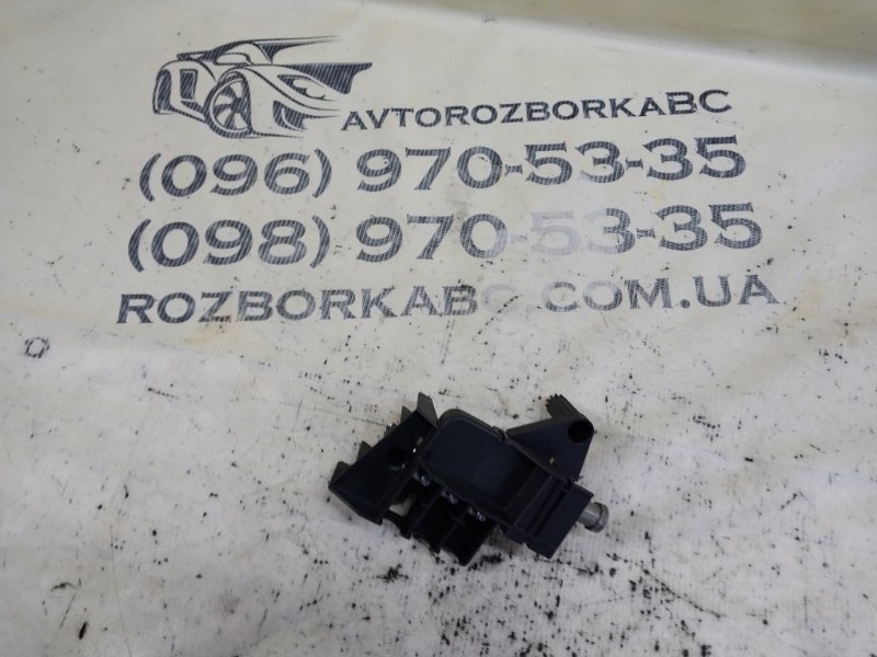 Запчасть блок предохранителей Porsche Macan 2015 95B CTMA 95B937517B Б/У Блок предохранителей Porsche Macan 2015 95B CTMA 95B937517B Б/У