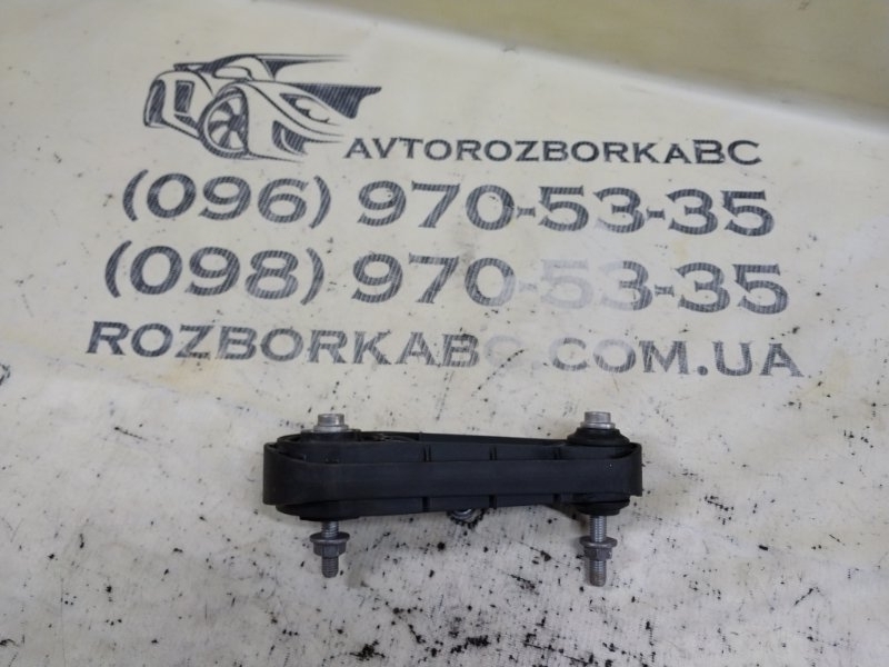 Запчасть подушка двигателя Porsche Macan 2015 95B CTMA 7PP199331A Б/У Подушка двигателя Porsche Macan 2015 95B CTMA 7PP199331A Б/У