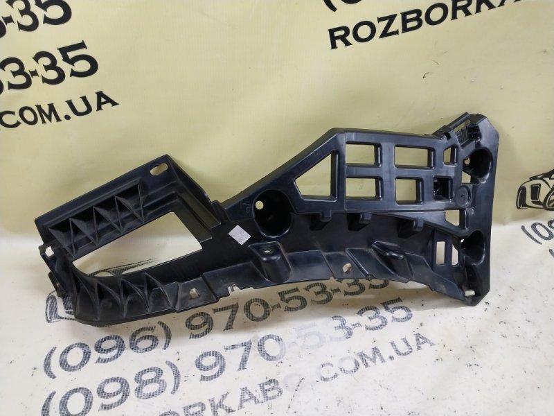 Кронштейн бампера задний правый Macan 2015 95B CTMA Кронштейн бампера задний правый Macan 2015 95B CTMA