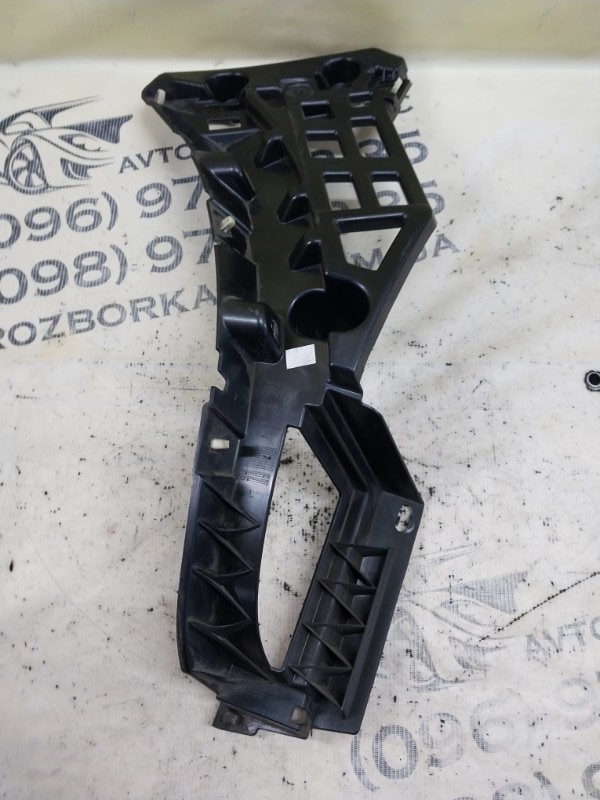 Кронштейн бампера задний левый Macan 2015 95B CTMA Кронштейн бампера задний левый Macan 2015 95B CTMA